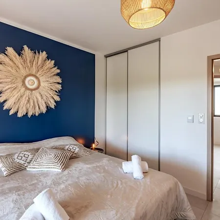 Superb Flat With A Lovely View Of The Mountains Porto Vecchio