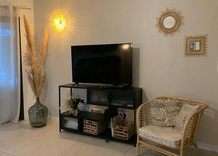 Superb Flat With A Lovely View Of The Mountains