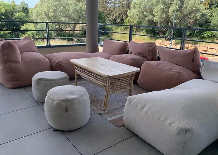 Superb Flat With A Lovely View Of The Mountains