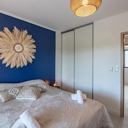 Superb Flat With A Lovely View Of The Mountains Porto-Vecchio (Corsica)