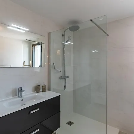 Superb Flat With A Lovely View Of The Mountains Lejlighed