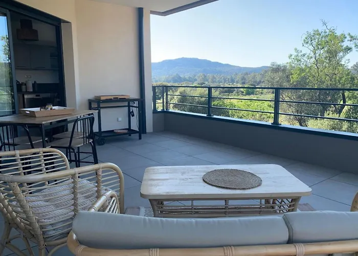 Superb Flat With A Lovely View Of The Mountains